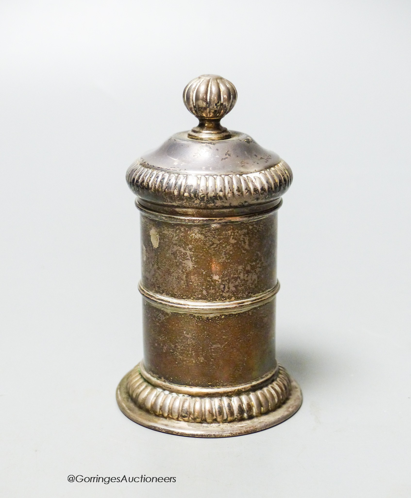 A late Victorian silver mounted pepper mil, Sheffield, 1891, 9.9cm.